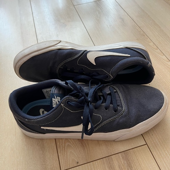 Nike Shoes - Picture 4 of 4